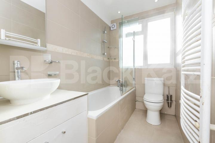 spacious 2 bedroom property located within a beautiful period conversion  Englefield Road, De Beauvoir Town